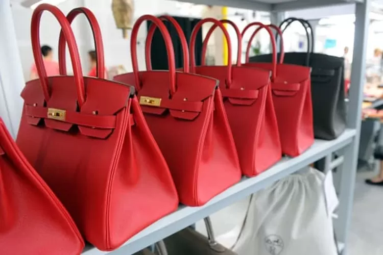 Siap-siap, Harga Tas Hermes Birkin Diprediksi Naik Lagi Tahun Depan Halaman  all - Kompas.com