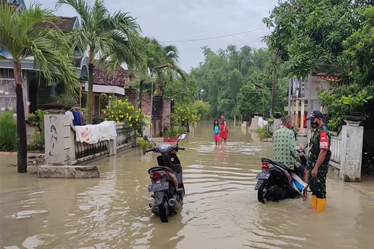 Kali Lamong Meluap Lagi, Ratusan Rumah Warga Di Gresik Kebanjiran Lagi ...