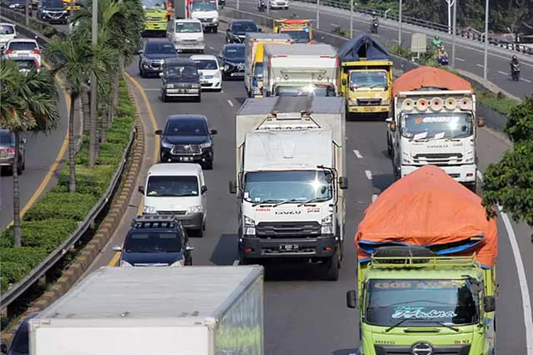 Ini Jadwal Dan Lokasi Pembatasan Truk Angkutan Barang Selama Nataru ...