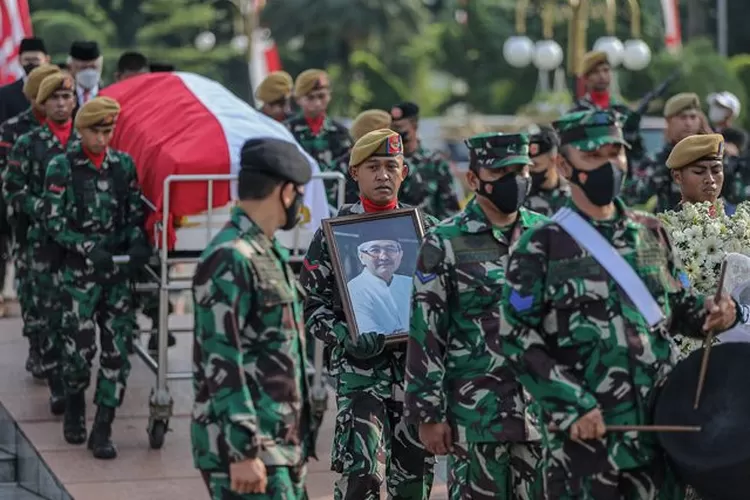 Ayah Emil Dardak Kecelakaan, ITRW Ingatkan Pentingnya Pasang Benda Ini ...