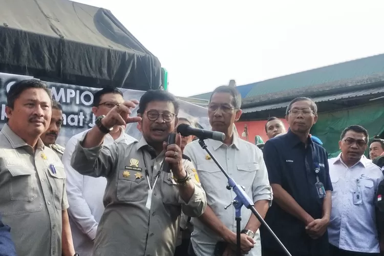 Sidak Ke Kramat Jati, Mentan Jamin Stok Cabai Dan Bawang Merah Aman ...