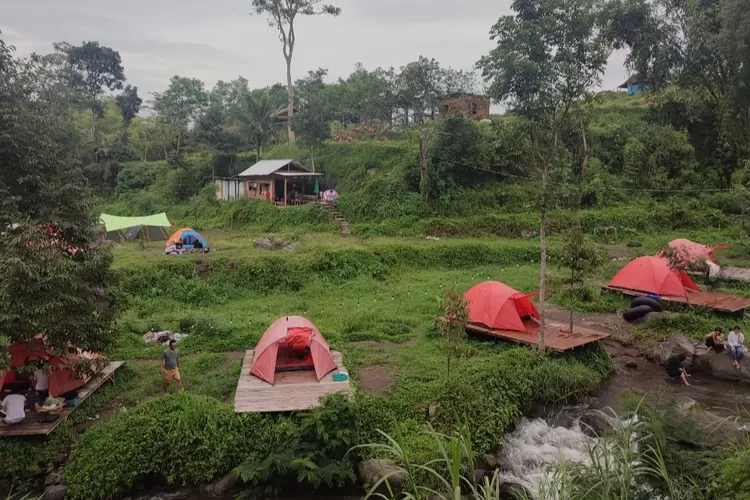 Gubug Marawati Mojokerto Tempat Camping Di Tepi Sungai Dengan View