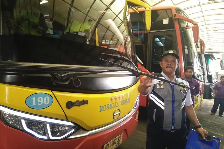 Tak Boleh Semabarangan, Bus Angkutan Lebaran Lakukan 'Rampchek' - Krjogja