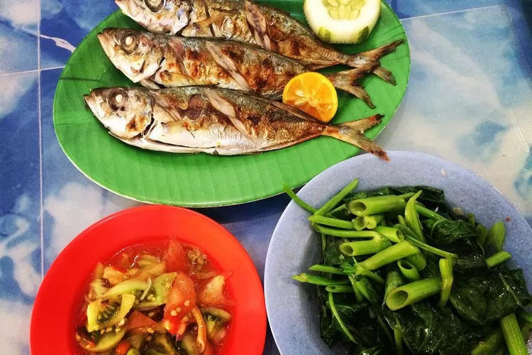 Resep simpel Ikan tude bakar dan sambal dabudabu khas Manado Kulinear