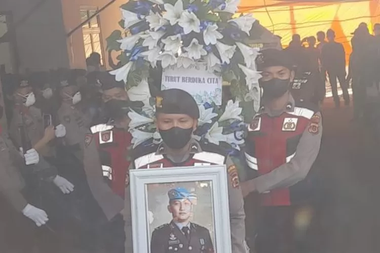 NGERI BANGET! Pengacara Bongkar Hasil Otopsi Ulang Jenazah Brigadir J ...