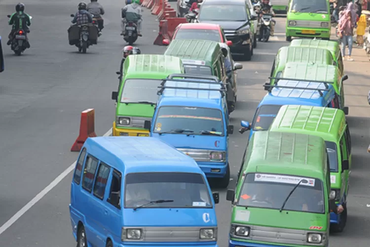 Ilustrasi angkot di Bogor. 