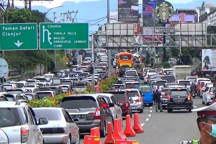 Berikut ini update lalu lintas dan cara akses CCTV di kawasan Puncak, Bogor pada Sabtu, 11 Oktober 2025.