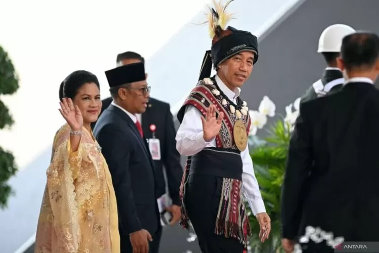 Makna Di Balik Baju Adat Tanimbar Yang Dipakai Jokowi Nawacita Post