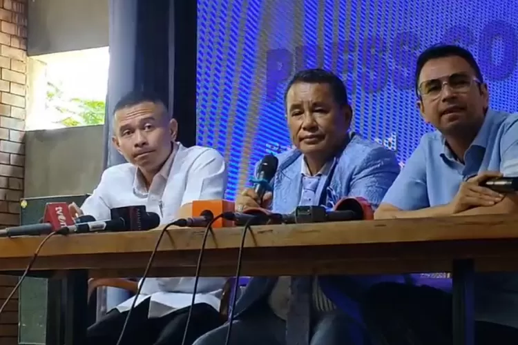 Raffi Ahmad Didampingi Hotman Paris