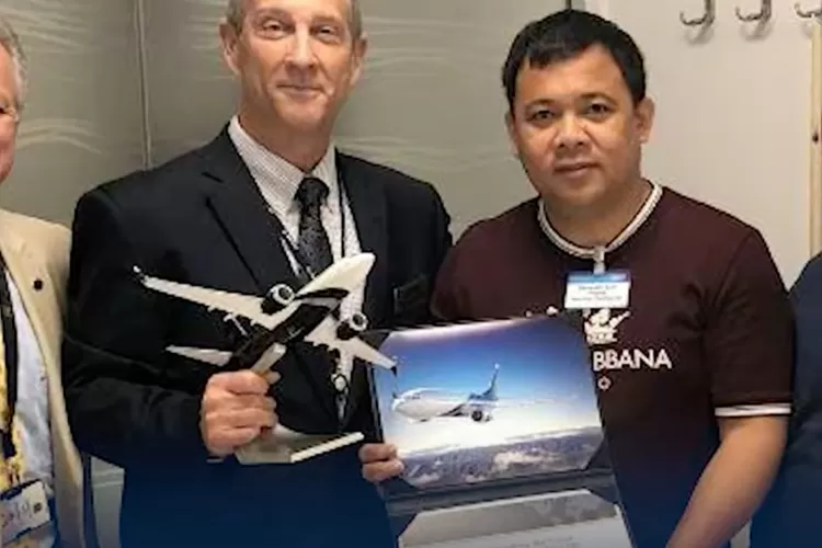 Sosok Haji Isam yang beli pesawat di Inggris. (Foto/YouTube.)