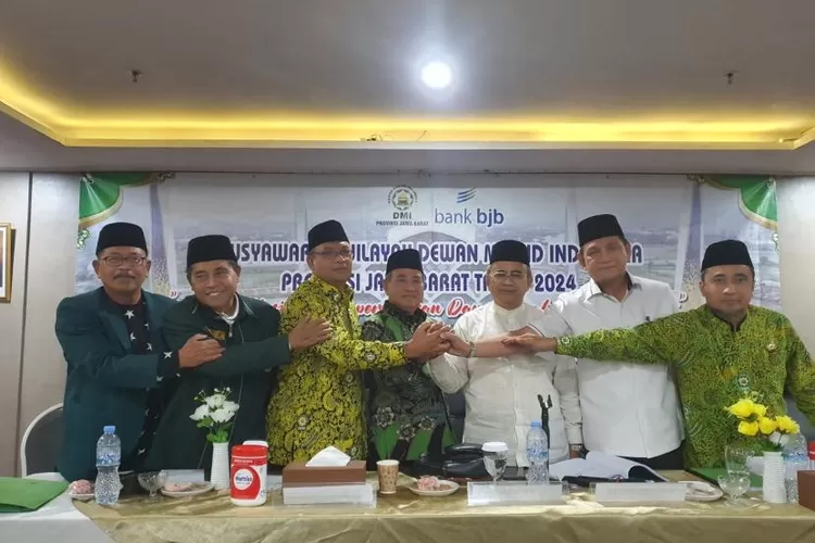 KH Mohammad Mansur Syaerozi terpilih sebagai Ketua Umum Pimpinan Wilayah (PW) Dewan Masjid Indonesia (DMI) Jawa Barat periode 2024-2029 secara aklamasi. (Dok Republika)