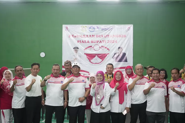 Semarak HUT RI, Pj. Sekda Buka Kejuaraan Bulutangkis Piala Bupati 2024 (Diskominfo kabupaten Bogor)