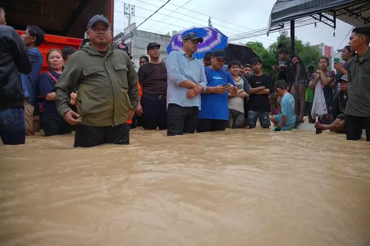 Bobby Nasution tinjau banjir yang melanda 5 kecamatan di Medan usai mencoblos