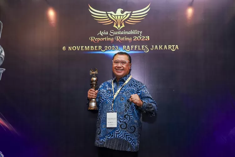 Gelaran awarding ceremony Asia Sustainability Reporting Rating (ASRRAT) 2023 yang diselenggarakan di Raffles Hotel Jakarta, (6/11). (bank bjb)