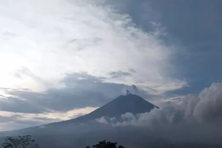 Puncak Gunung Semeru Hujan Deras, PVMBG Catat Gempa Getaran Banjir Lahar Dingin Terjadi Hampir 2 Jam