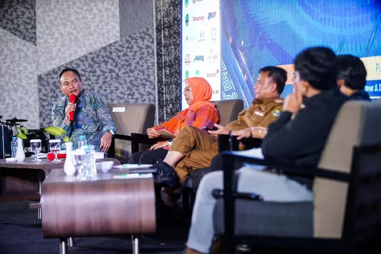 Ketua PWI Jawa Barat Hilman Hidayat Sebut Media Pengaruhi Persepsi Ekonomi Saat Jadi Narasumber Diskusi IWEB (Kapin Faza)
