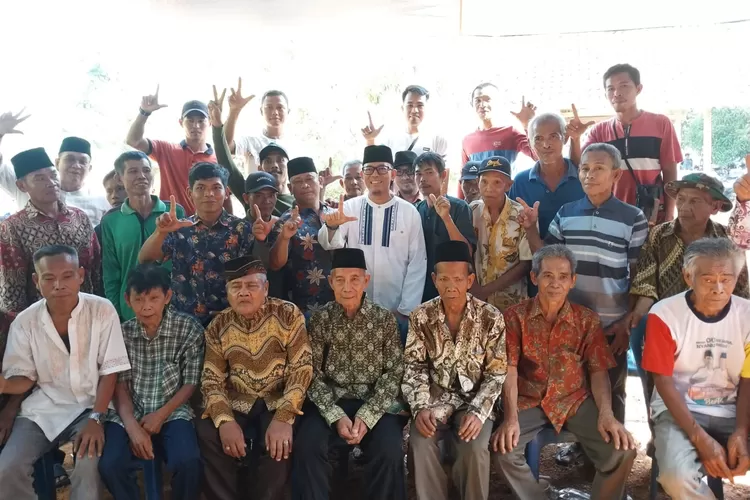 Gerak Cepat! Calon Bupati OKU Teddy Meilwansyah Wujudkan Usulan Warga Secara Langsung (Ist)