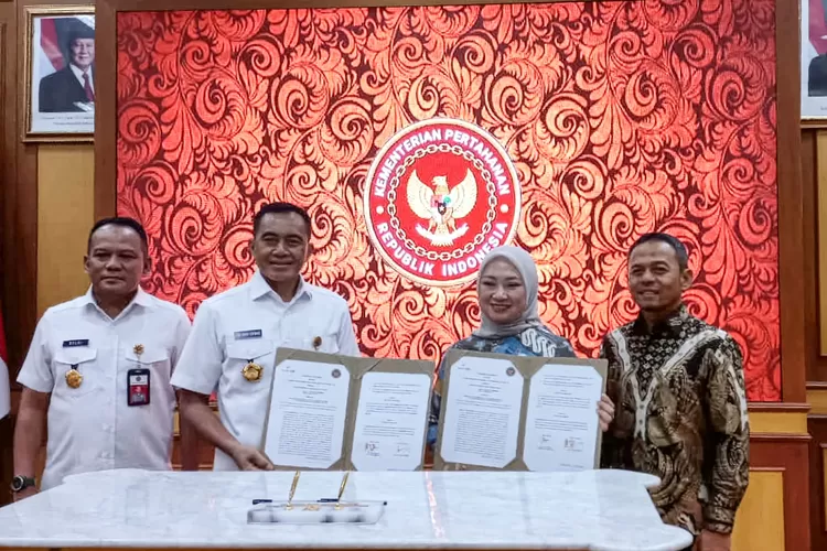 bank bjb menandatangani Nota Kesepahaman dengan KEMHAN mengenai penyediaan dan penggunaan jasa layanan perbankan di lingkungan KEMHAN.