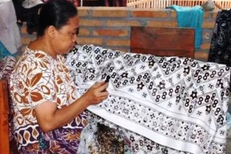 Batik Huk: Warisan Budaya Nusantara yang Memikat