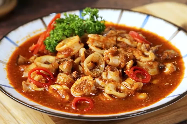 Masak Cuma 5 Menit, Begini Resep Balado Cumi Yang Nendang Nikmatnya ...