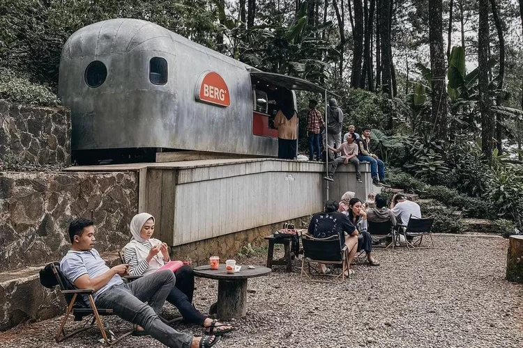 Rekomendasi 3 Coffee Shop Di Bandung Paling Estetik Dan Nyaman, Dijamin ...