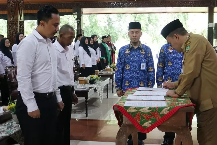 Lagi, Bupati Arief Lantik 198 PPPK Di Lingkungan Pemkab Blora, Sumarno ...