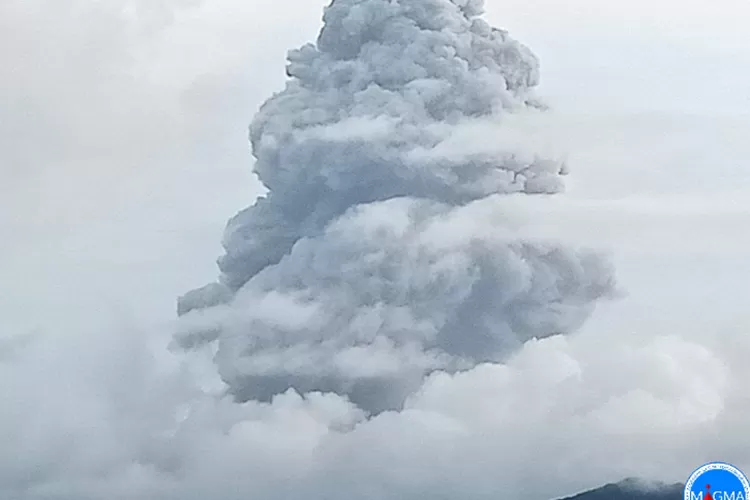 Berstatus Level Waspada, Gunung Dukono Di Maluku Utara Erupsi Hingga ...