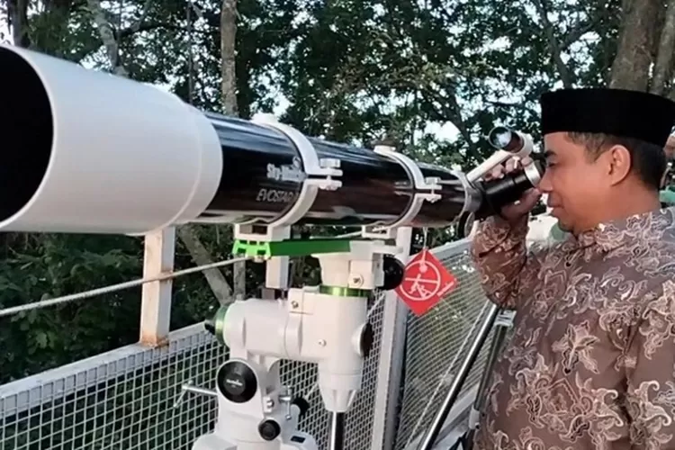 Pemantauan hilal awal Puasa Ramadhan 1445 H/2024 (Dok Humas Pemkab Batang)