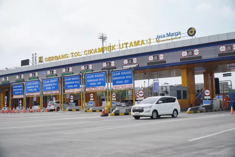 Jasa Marga mencatat lebih dari 1,22 juta kendaraan kembali ke Jakarta melalui 4 Gerbang Tol (GT) Utama. Berapa kenaikan volume lalu lintasnya. (Jasa Marga / HukamaNews.com)