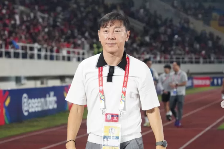 Ucapkan selamat tahun baru, Shin Tae-yong punya harapan bisa meloloskan Timnas Indonesia ke Piala Dunia 2026 di tahun 2025 ini. (Instagram @shintaeyong7777)
