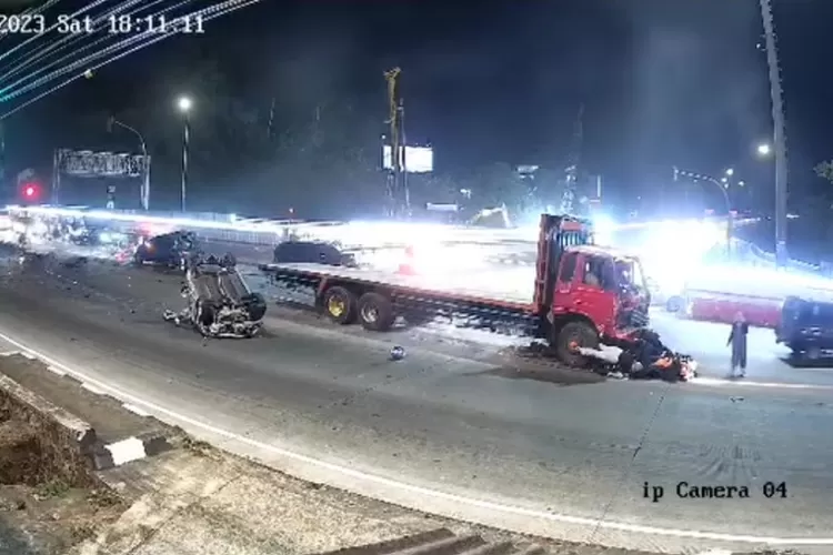 Tersangka! Sopir Truk Maut Penyebab Kecelakaan Di Exit Tol Bawen ...