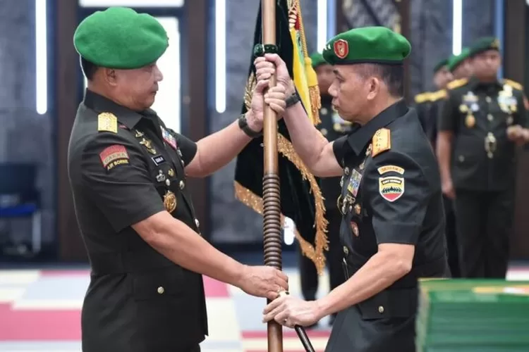 14 Jabatan Strategis TNI AD Ganti Pimpinan, 2 Di Antaranya Daerah ...