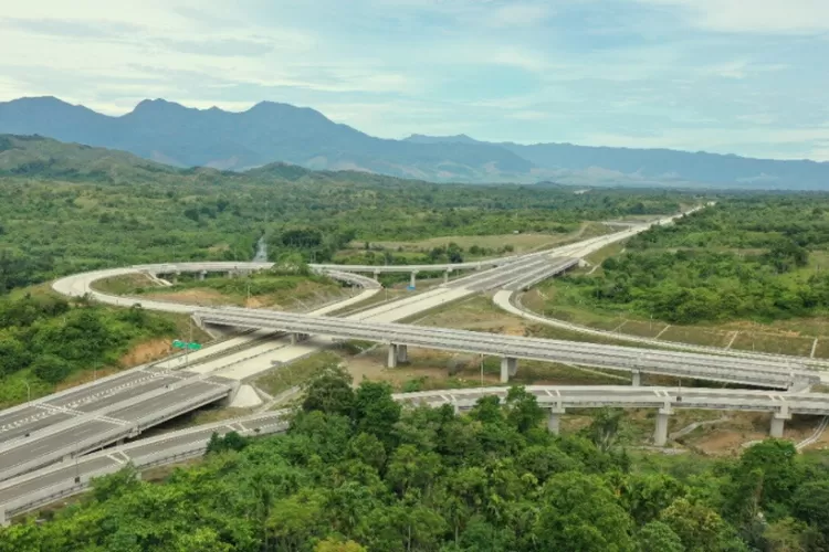 Jalan Tol Terpanjang Di Indonesia Ada Di Sumatera? Cek Faktanya Di Sini ...