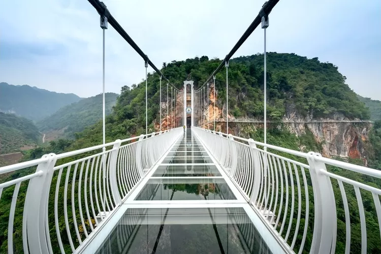Jembatan Kaca di KSPN Bromo Semeru (Pexels.com)