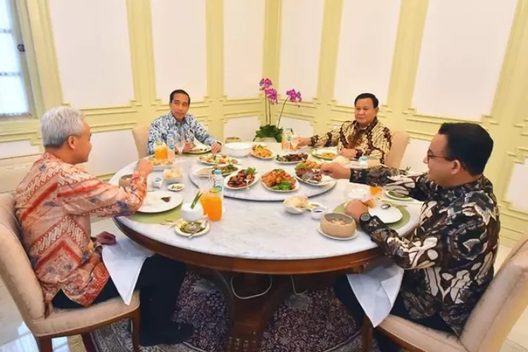 Jokowi Ngobrol dengan ketiga capres.  (Tangkap layar Instagram/@pandji.pragiwaksono)