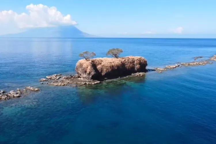  Indah sekali panorama Pulau Ular meski dihuni banyak ular (Tangkapan Layar YouTube Irfanferdi)
