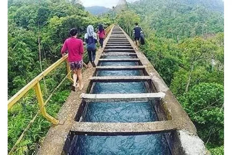 Jembatan Air di PLTA Kuranji Sumatera Barat (padang.go.id)