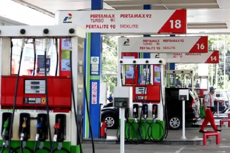 Daftar harga BBM di Pertamina, British Petroleum, Shell Indonesia, dan Vivo Energy (katadata.co.id)