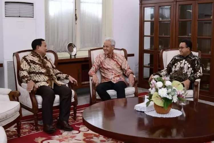 Tiga capres Indonesia duduk bersama (Instagram @prabowo)