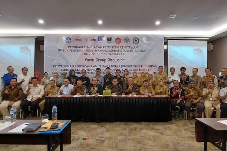 Politeknik Negeri Padang Gelar FGD  Perencanaan Tenaga Kerja Berbasis Kebutuhan Daerah (Humas PNP )