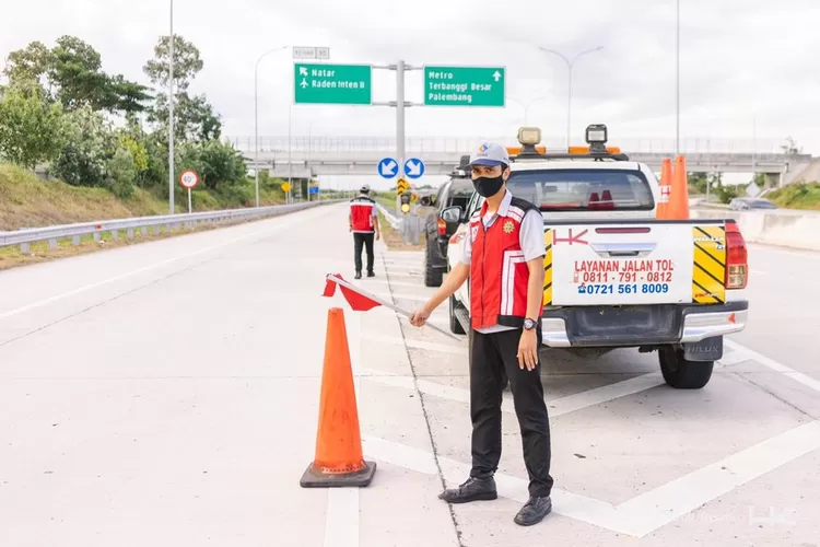 Ilustrasi petugas khusus yang dikerahkan oleh pihak pengelola pada dua proyek jalan tol terbaru di Sumtera Utara (Dok: Hutama Karya)