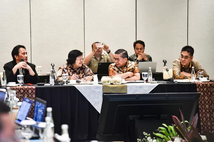 Diskusi Menteri LHK dan Para Guru Besar Fahutan UGM: Green Manufacturing dan Hutan Indonesia, Agroforestry Nusantara (IST)