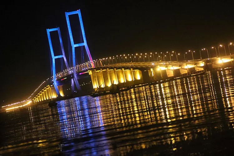 Jembatan Pancasila Palmerah mampu hasilkan listrik 300 megawatt, jembatan di Provinsi Nusa Tenggara Timur ( NTT), dijuluki jembatan tercanggih di dunia.