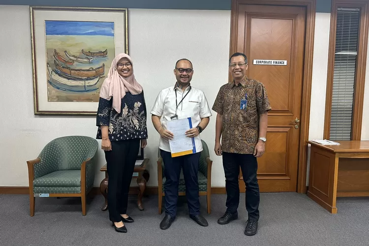 Presiden Komisaris PT Krakatau Pipe Industries (KPI), Anggawira (tengah), mengundurkan diri dari jabatannya dan akan fokus untuk Relawan Pengusaha Muda Nasional (Repnas).