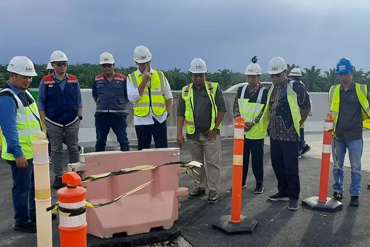 Ilustrasi peninjauan pembangunan Jalan Tol Payakumbuh-Pangkalan di Sumatera Barat (Dok: BPKP-RI)