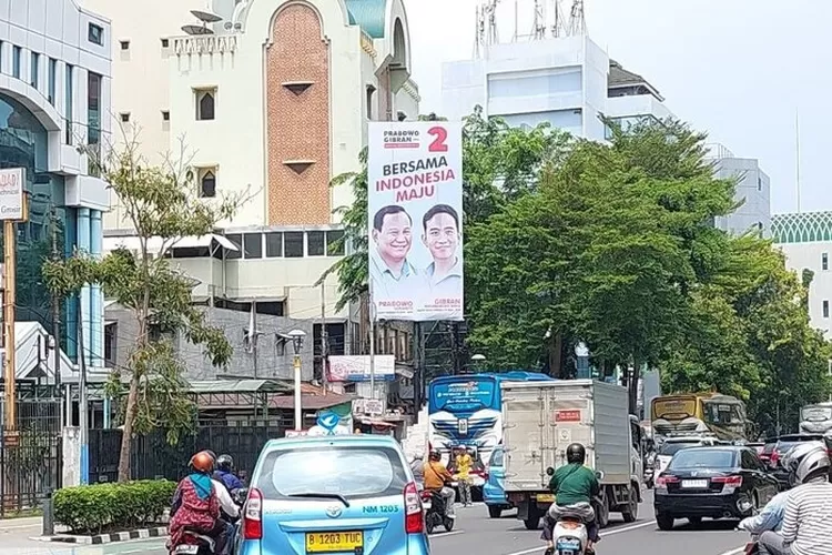 Baliho Prabowo - Gibran yang terpasang di salah satu ruas jalan. (Ist)