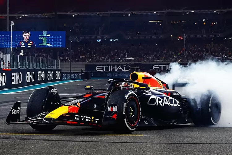 Max Verstappen usai memenangkan balapan F1 GP Abu Dhabi 2023 (Oracle Red Bull Racing)