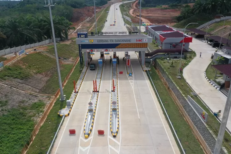 jalan tol Bangkinang pangkalan dari provinsi Riau menuju ke provinsi Sumatera Barat semakin mendekati tahap akhir pengerjaan hanya hitungan hari dengan target penyelesaian pada 2024.