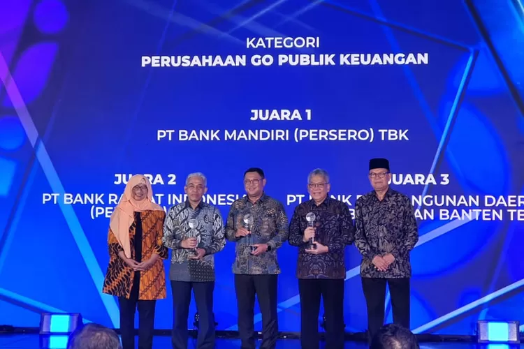 Konsisten menjaga transparansi, Bank Mandiri meraih juara 1 perusahaan Go Publik Keuangan Annual Report Award (ARA) 2022.