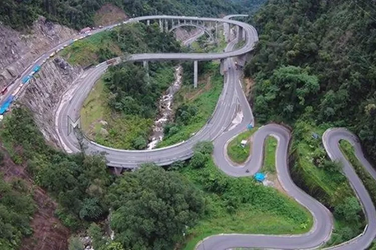  jalan kelok sembilan Aceh Tamiang ternyata lebih ekstrem dan lebih ngeri dibandingkan dengan Sitinjau Lauik yang berada di Sumatera Barat.